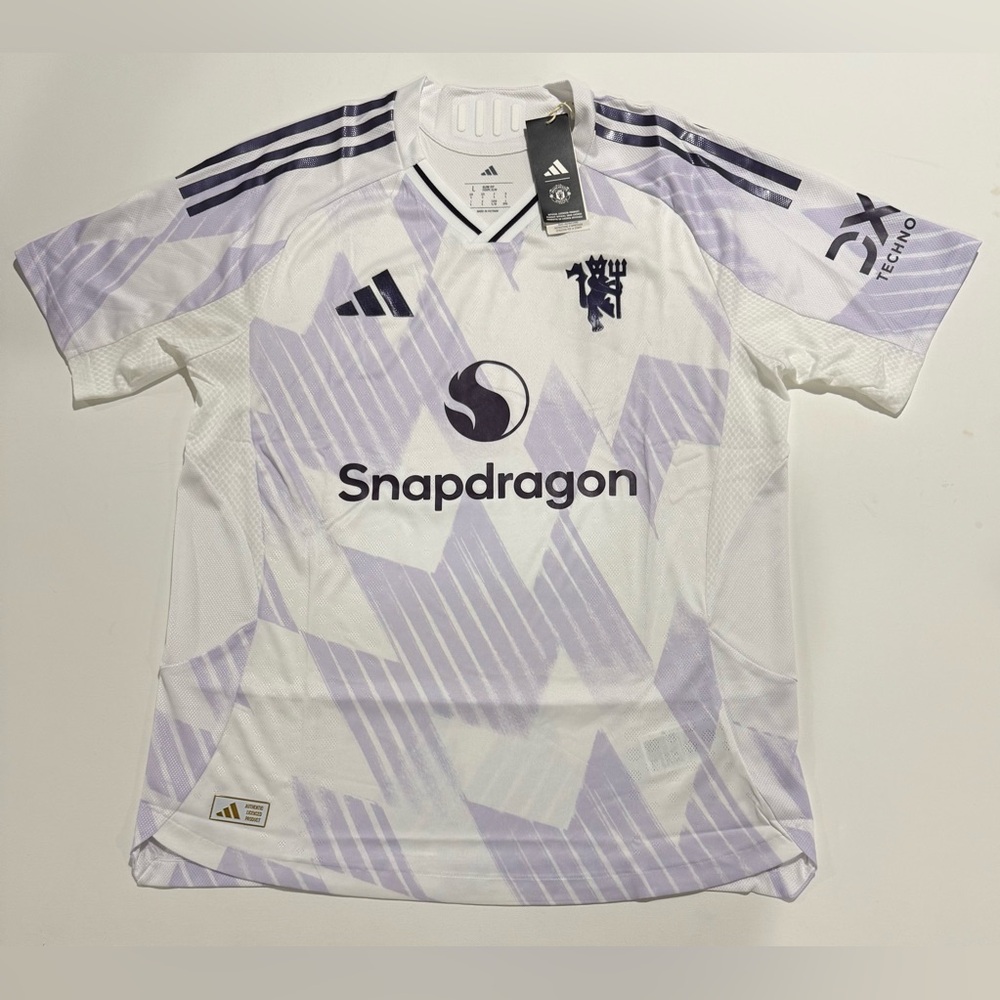adidas 
MANCHESTER UNITED 25/26 AWAY AUTHENTIC JERSEY size L.